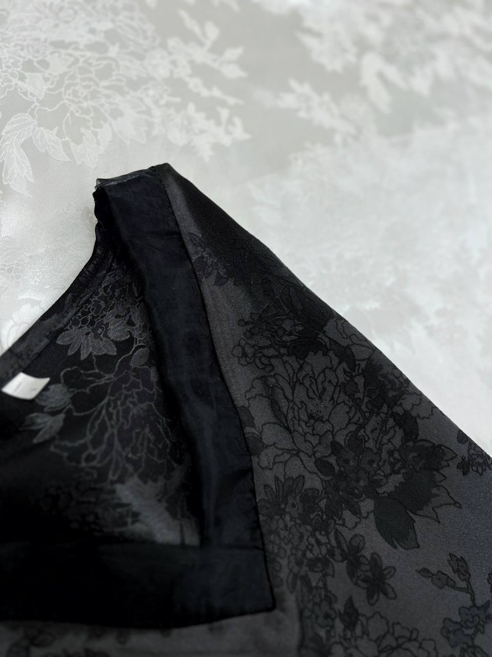 شومیز ساتن گلدار کد 2822