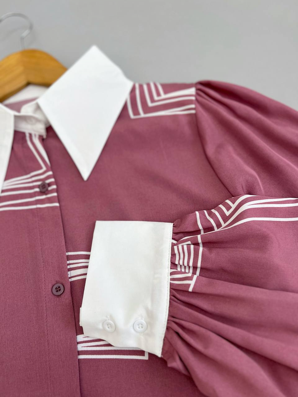 شومیز طرح هندسی آستین پف کد 2860