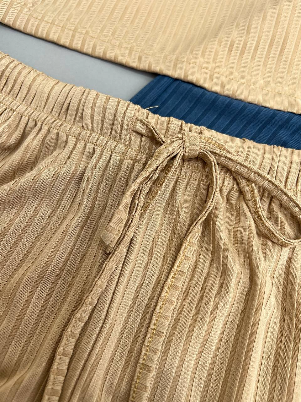 ست کراپ و شلوارک کبریتی کد 2863