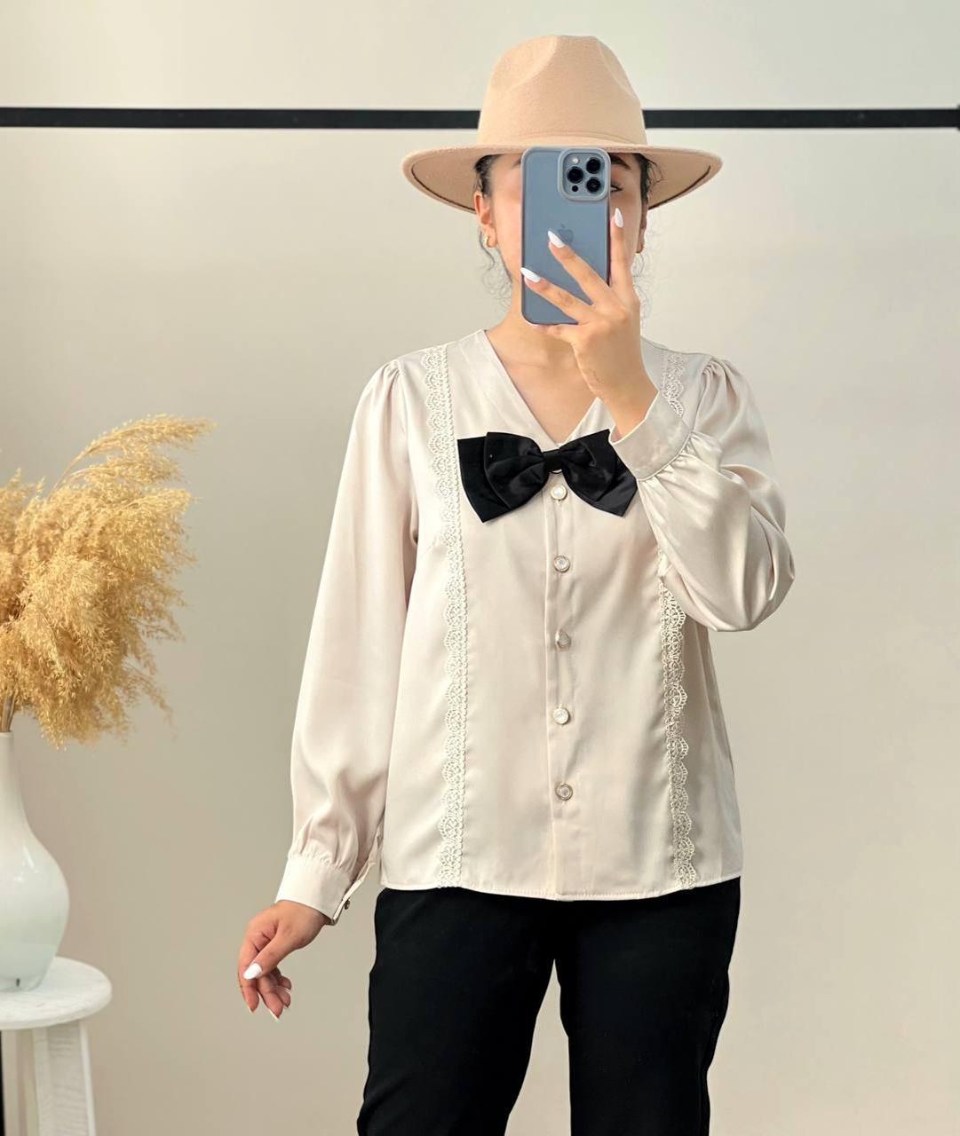 شومیز پاپیونی نوار گیپور کد 2868