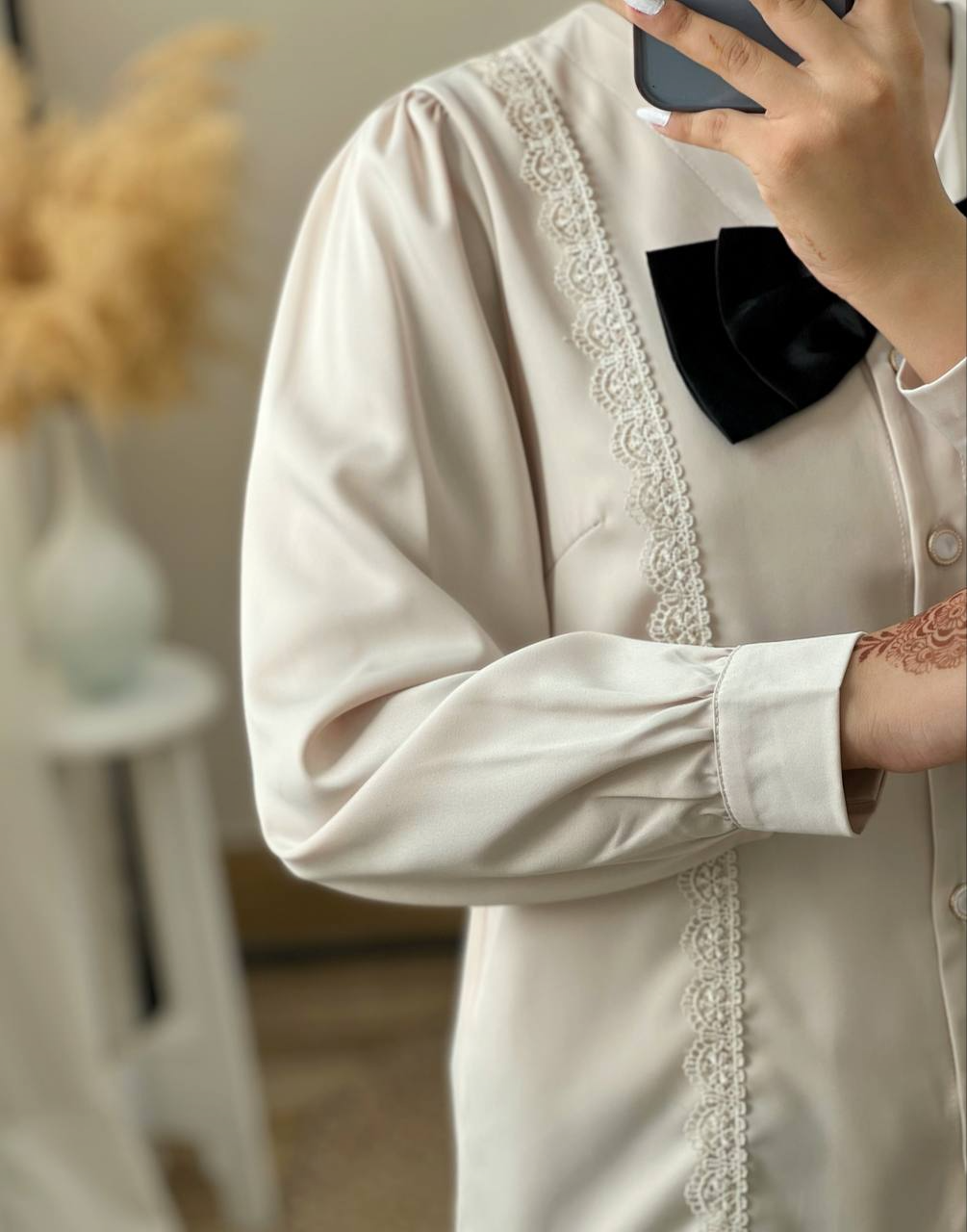 شومیز پاپیونی نوار گیپور کد 2868