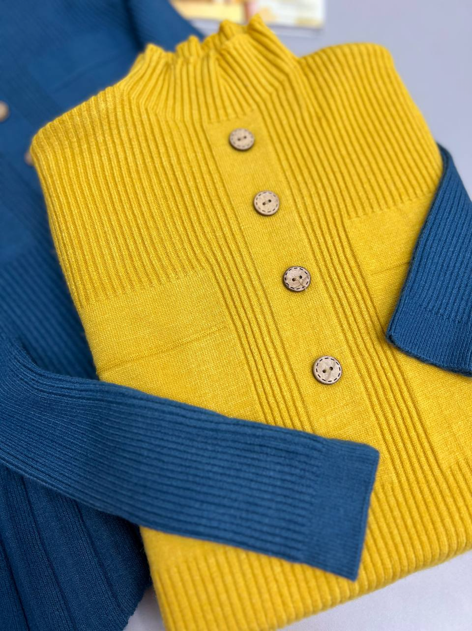 پیراهن بافت دکمه چوبی پلیسه کد 2989