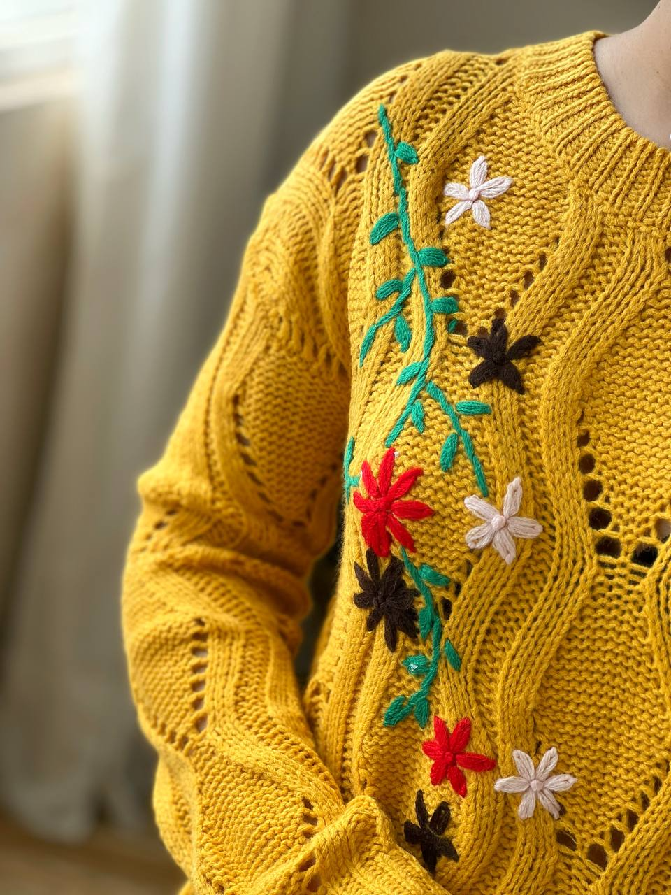 پلیور بافت بوکله گلدوزی شده کد 3069