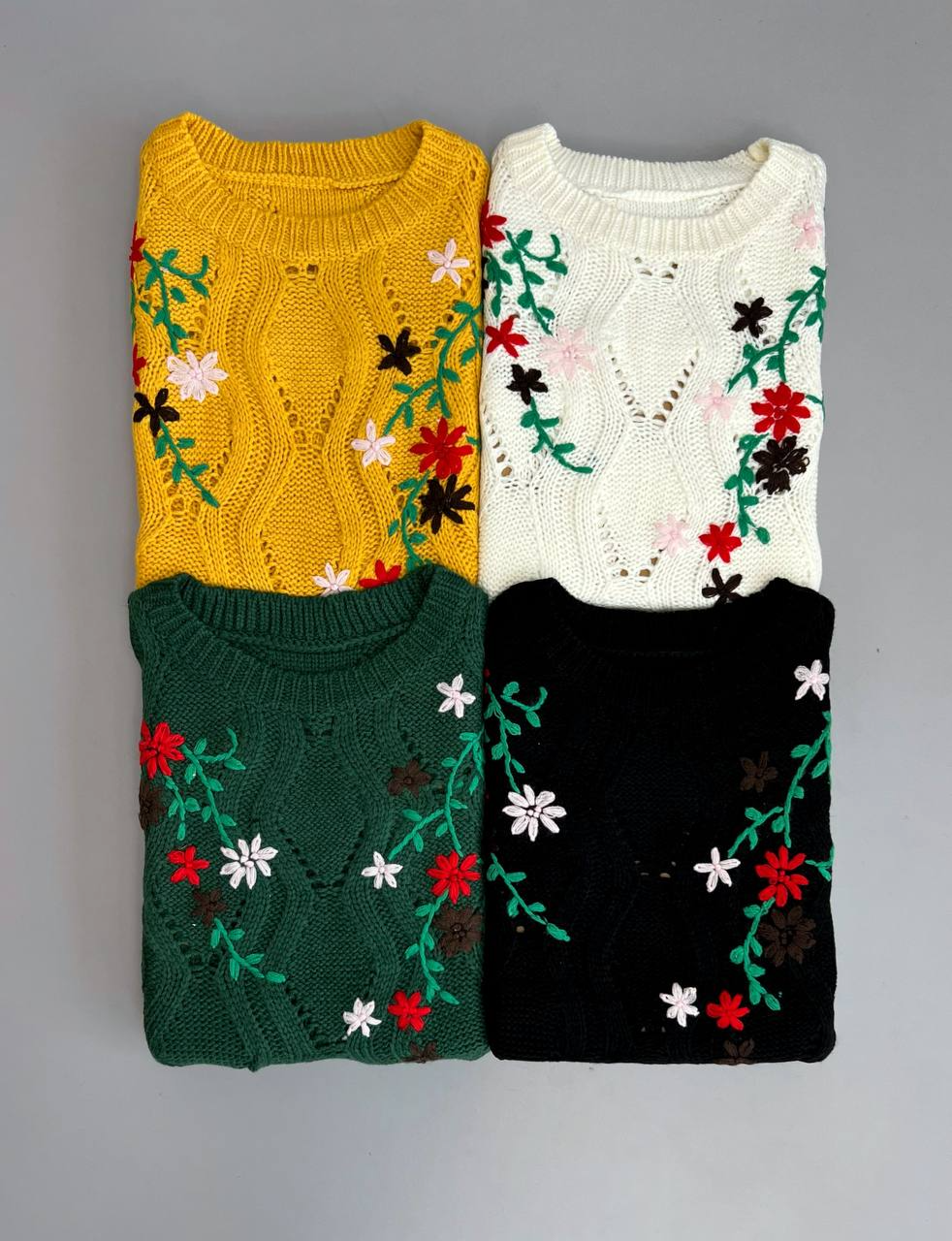 پلیور بافت بوکله گلدوزی شده کد 3069