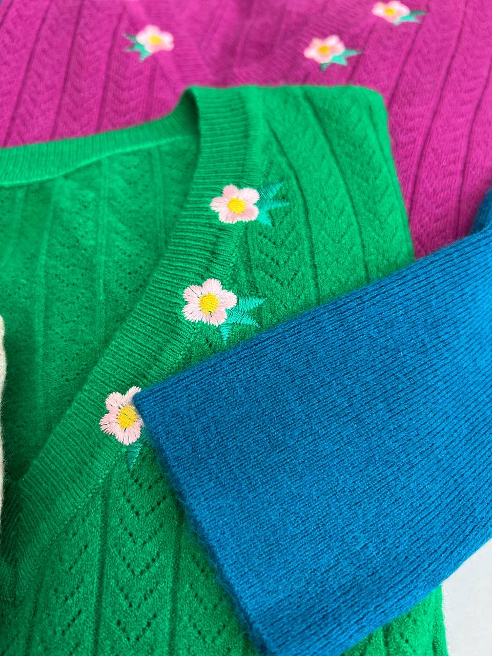 پلیور بافت یقه هفت گلدوزی شده کد 3100