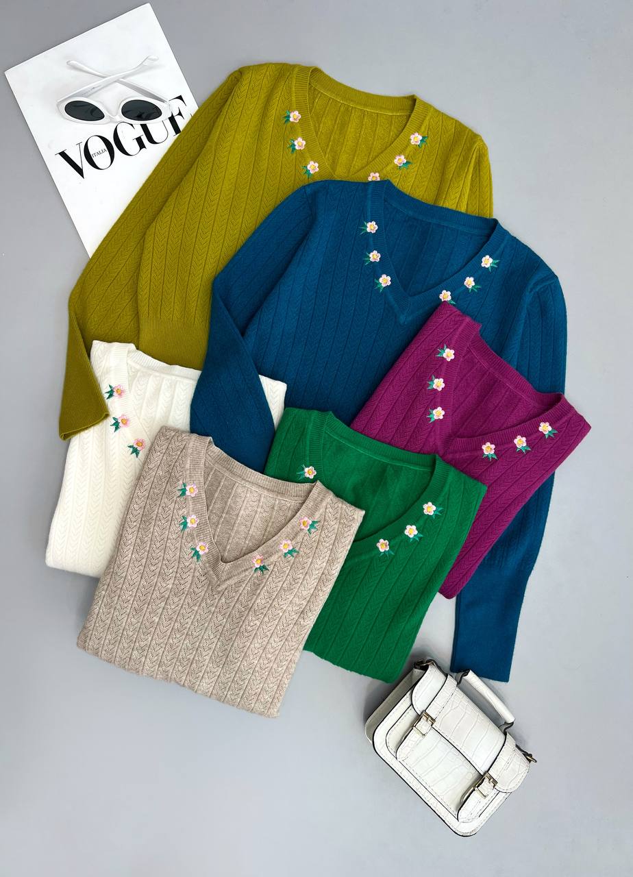 پلیور بافت یقه هفت گلدوزی شده کد 3100