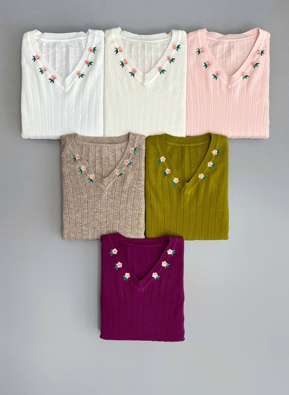 پلیور بافت یقه هفت گلدوزی شده کد 3100