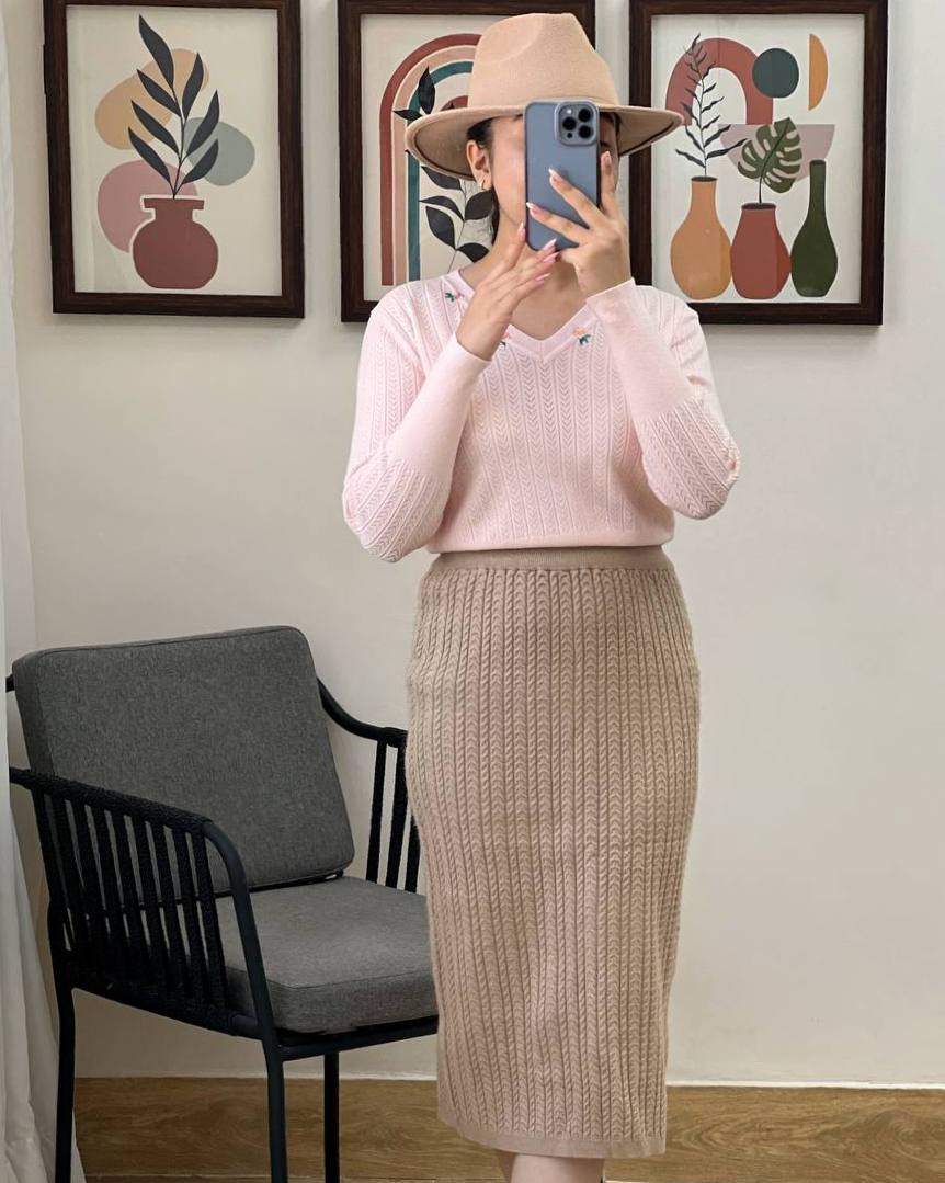 پلیور بافت یقه هفت گلدوزی شده کد 3100