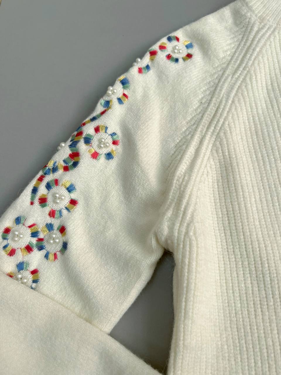 پلیور بافت استین گلدوزی و مروارید دوزی کد 3102