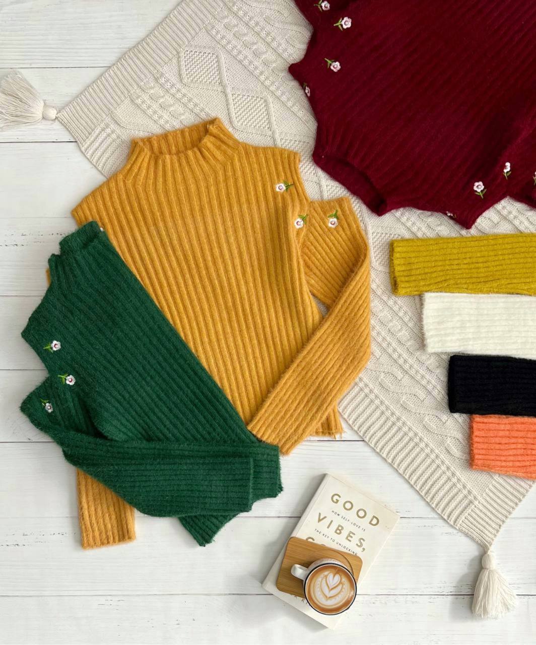 پلیور بافت سرشانه باز گلدوزی شده کد 3246