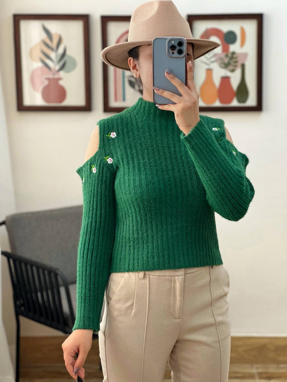 پلیور بافت سرشانه باز گلدوزی شده کد 3246