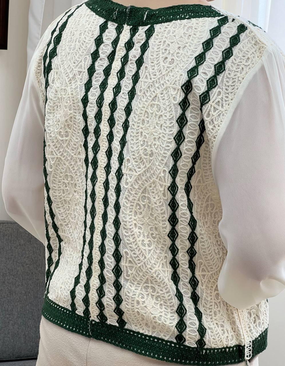 شومیز تمام گلدوزی و قلاب بافی کد 3387