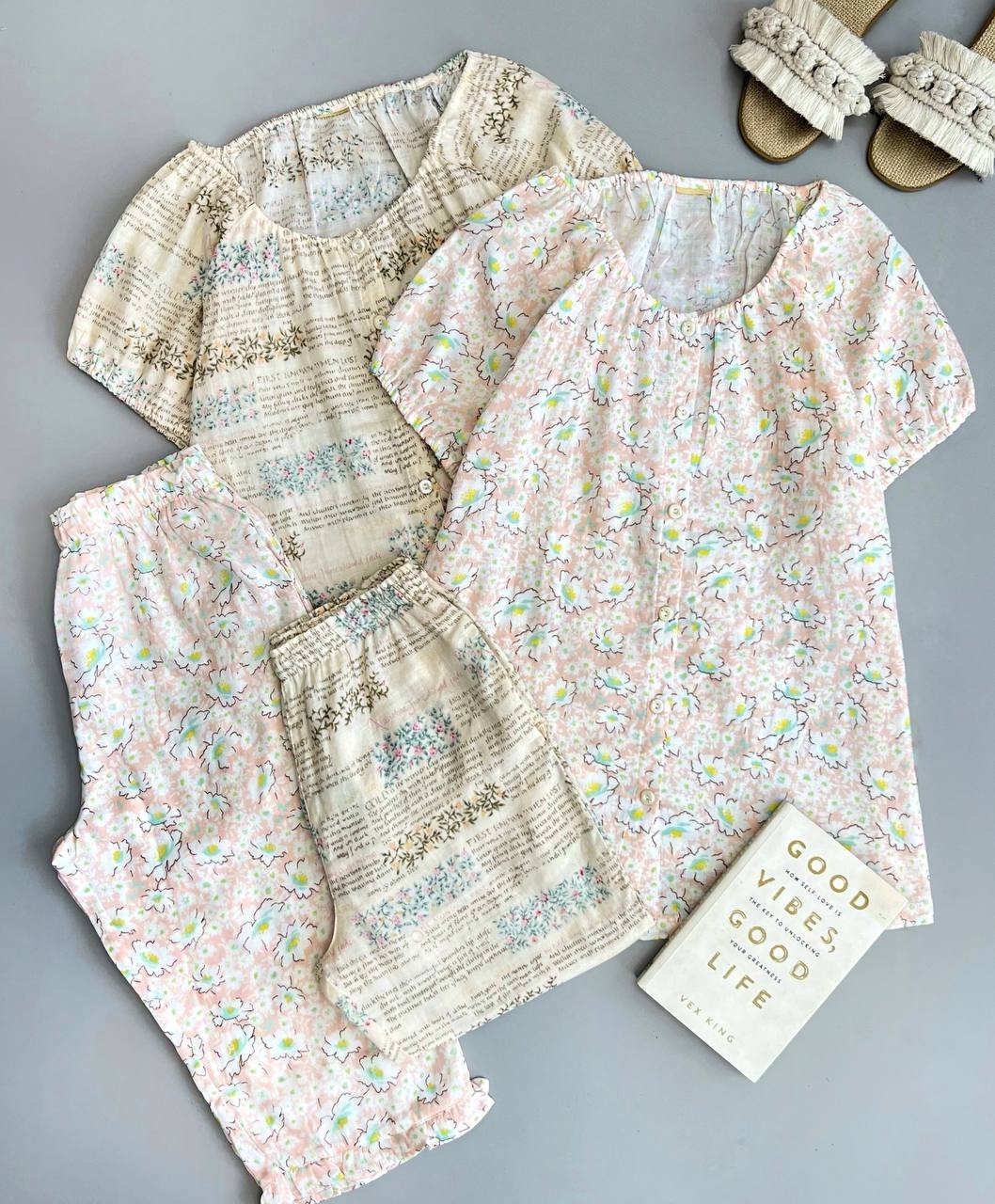 ست بلوز و شلوارک گل ریز کد 3396