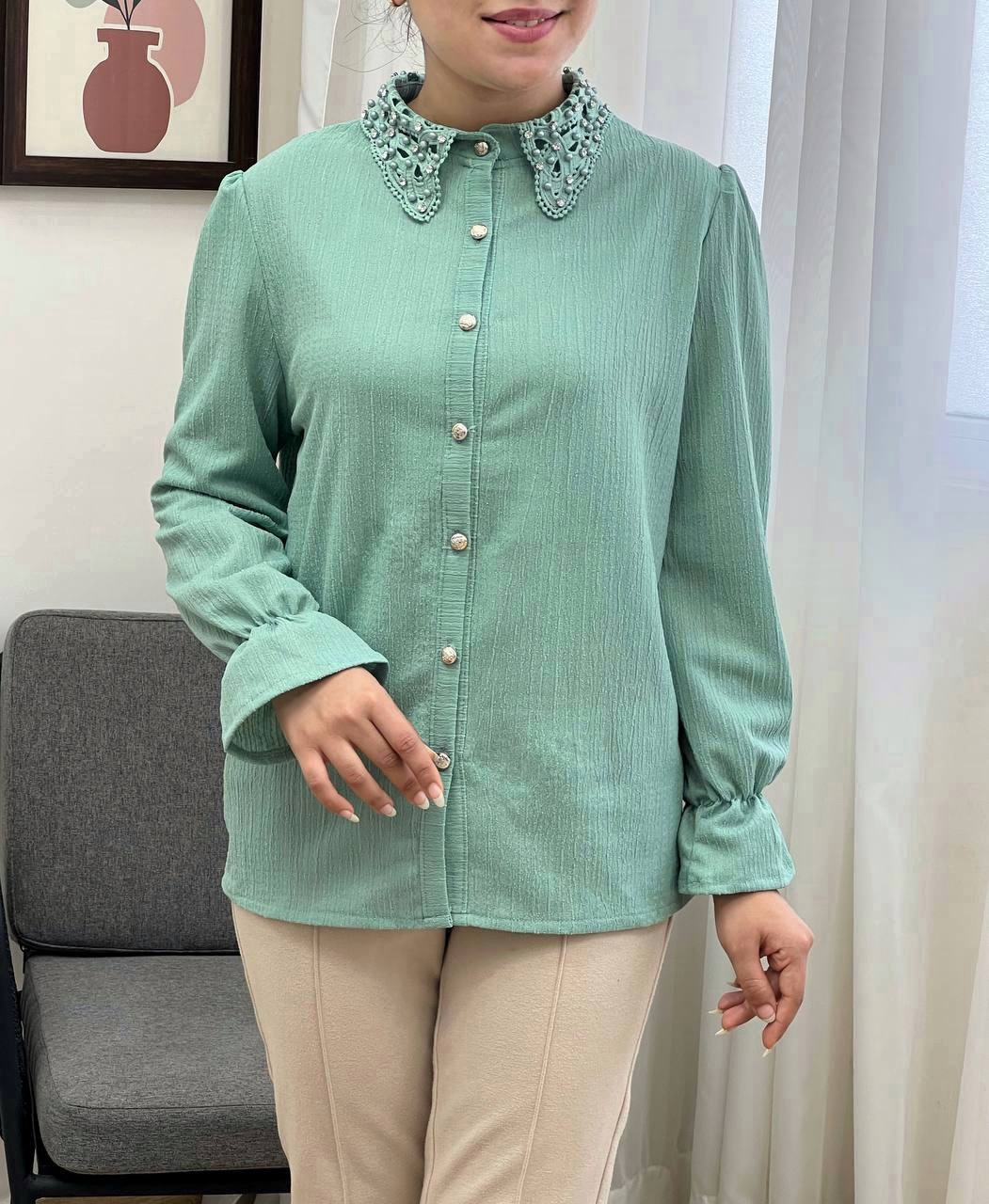 شومیز یقه نگین و مروارید دوزی کد 3416