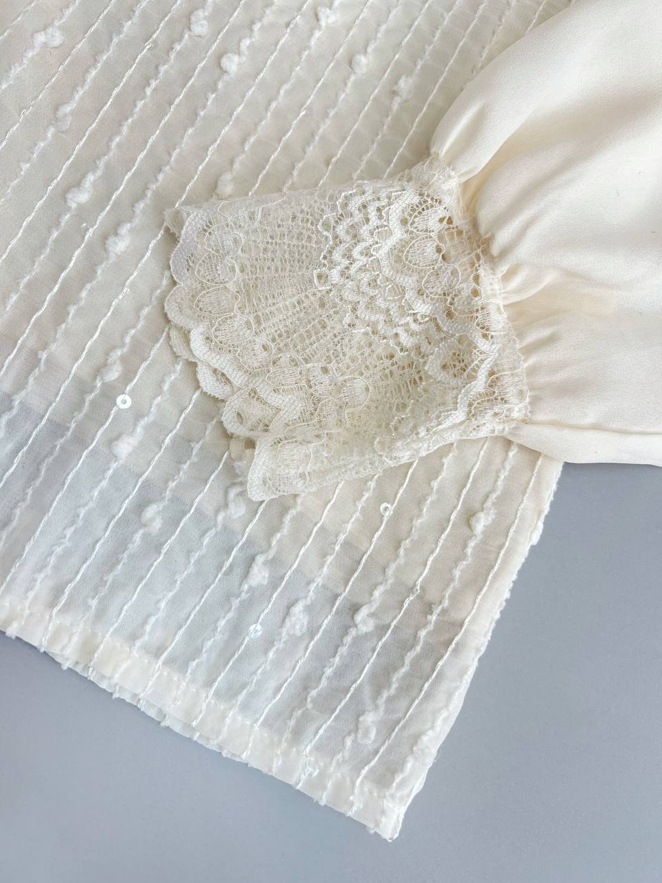 شومیز حریر گل برجسته آستردار کد 3419