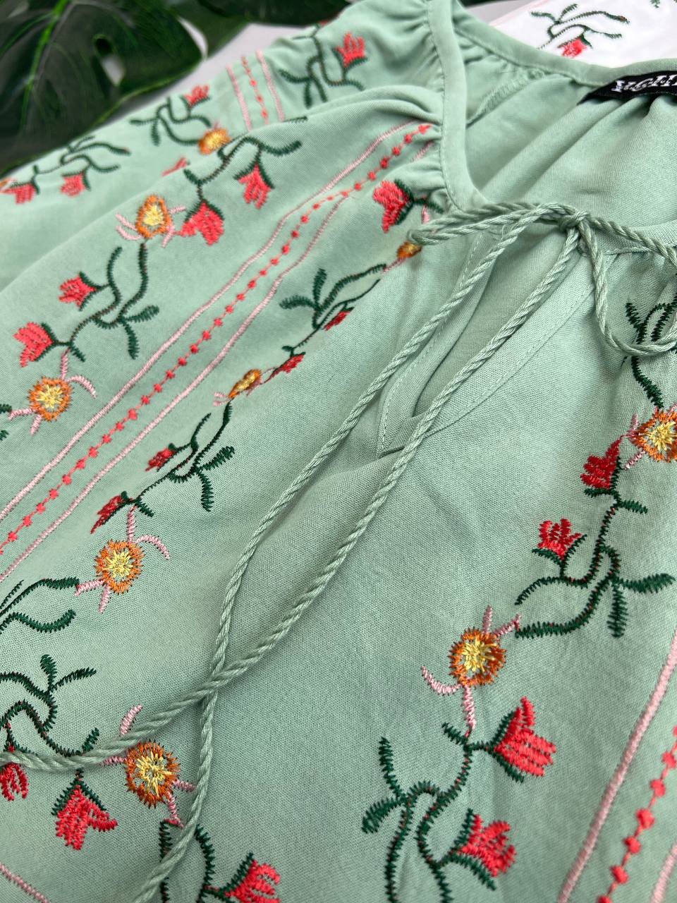 شومیز کرپ تمام گلدوزی مدل 2 کد 3423