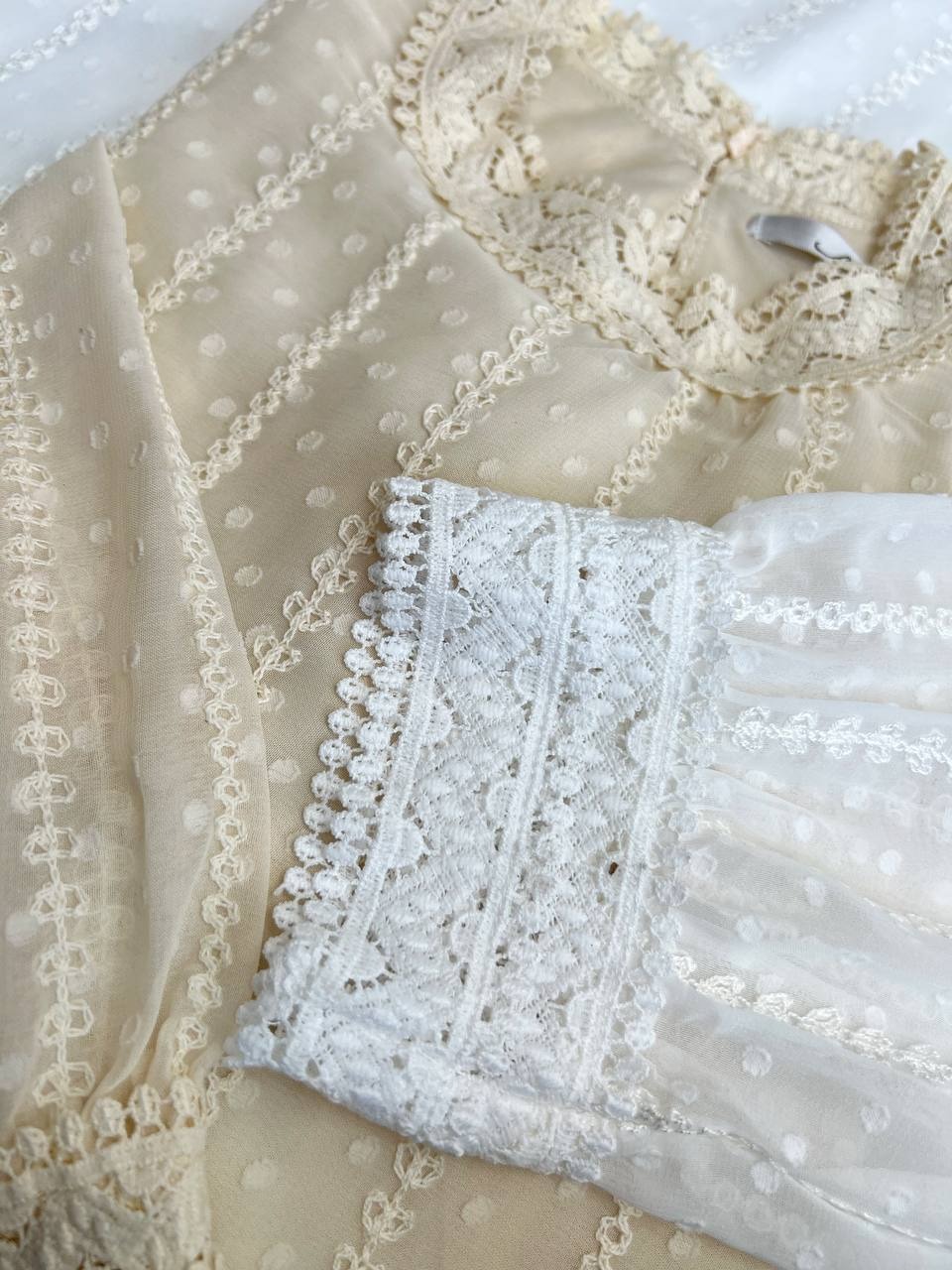 شومیز حریر گلدوزی شده کد 3439