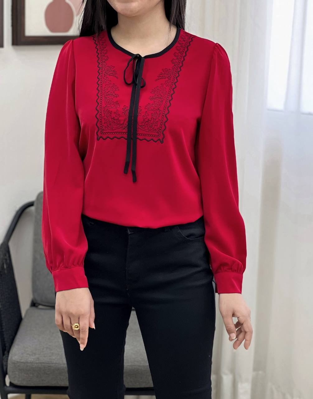 شومیز کرپ جلو گلدوزی کد 3442