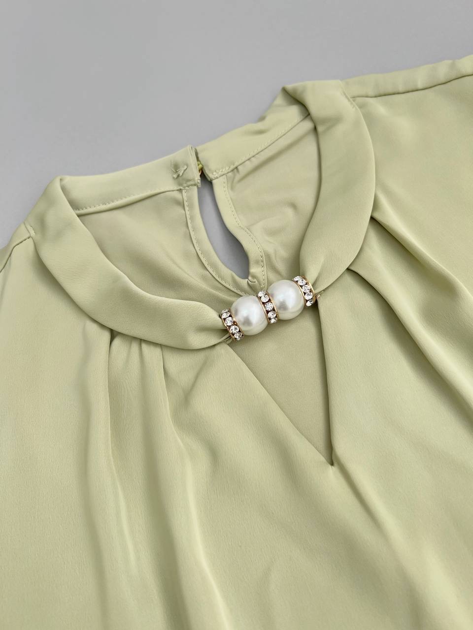 شومیز سرشانه چین ساتن کد 3476