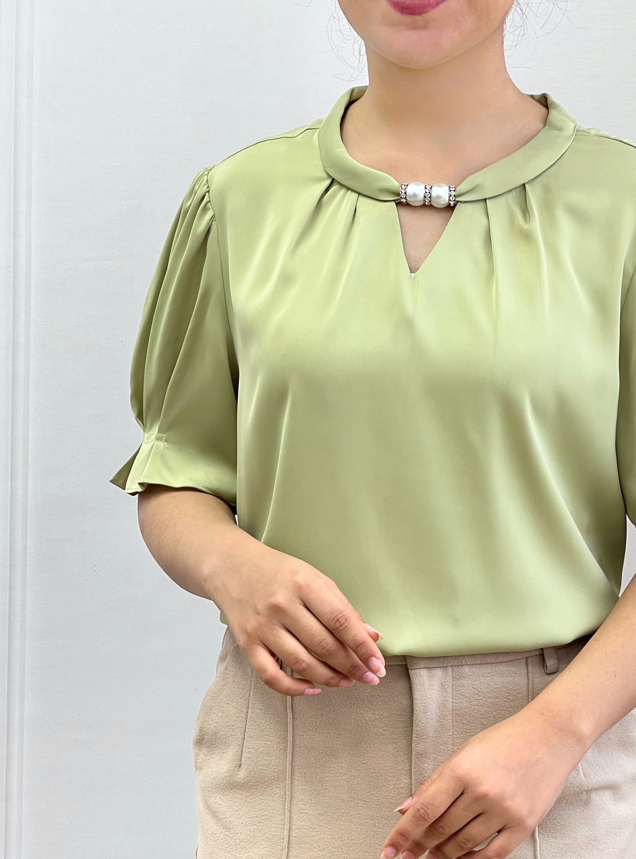 شومیز سرشانه چین ساتن کد 3476