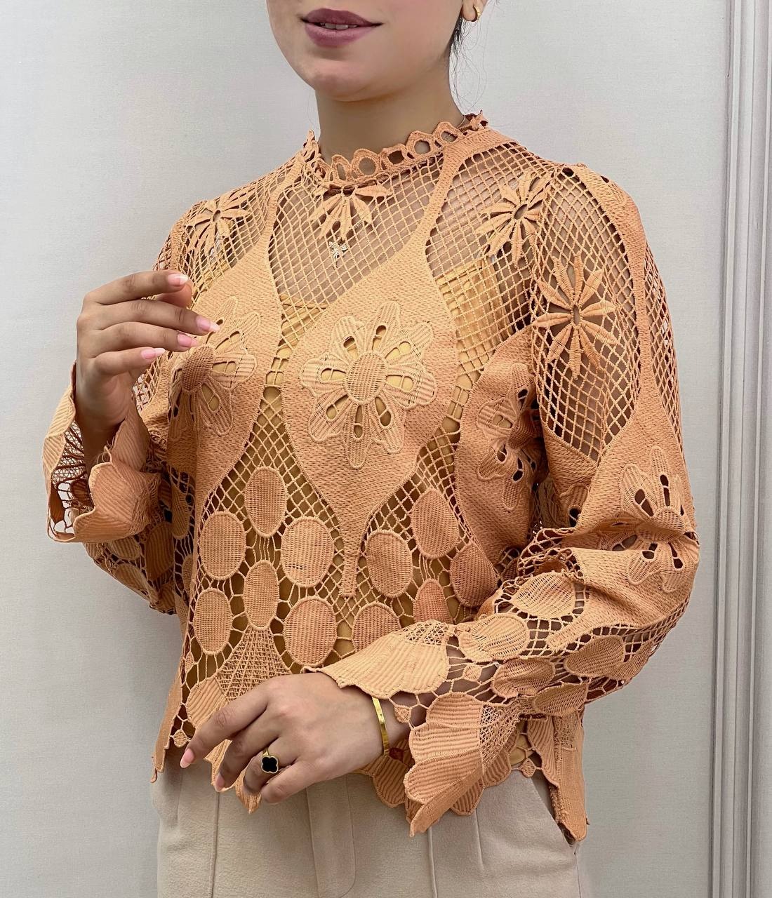 ست شومیز بهمراه تاپ دانتل کد 3492