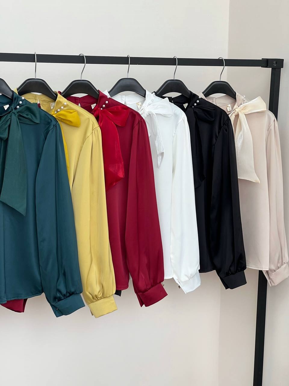 شومیز ساتن یقه مروارید کد 3494