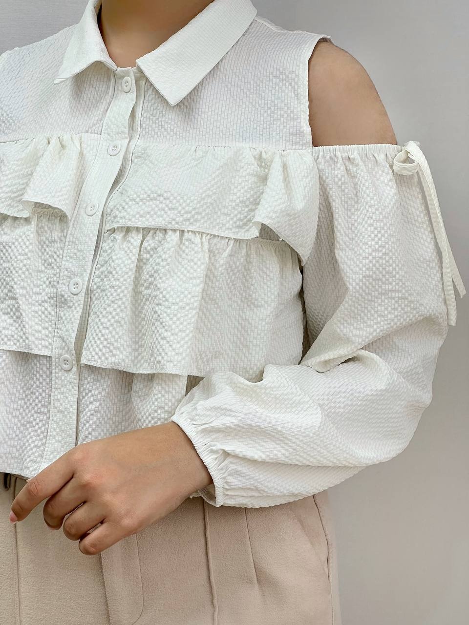 شومیز سه چین سرشانه باز کد 3505