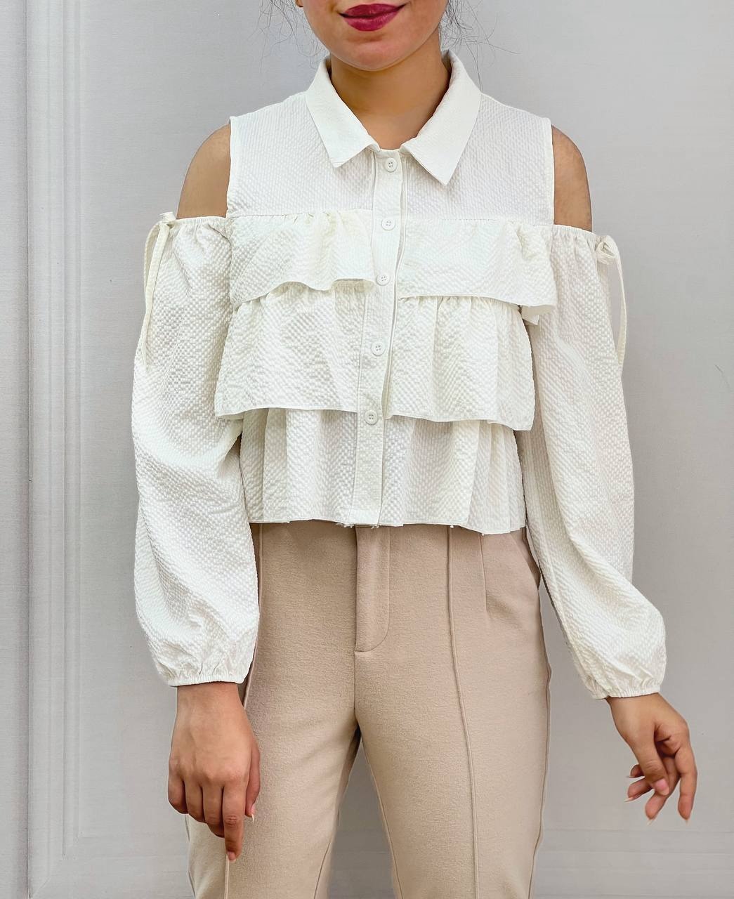 شومیز سه چین سرشانه باز کد 3505