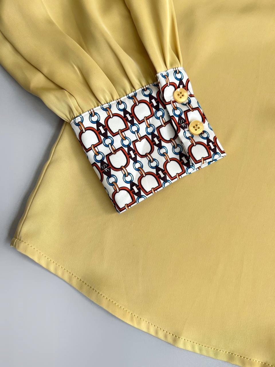 شومیز تکرنگ جلو دکمه کد 3510