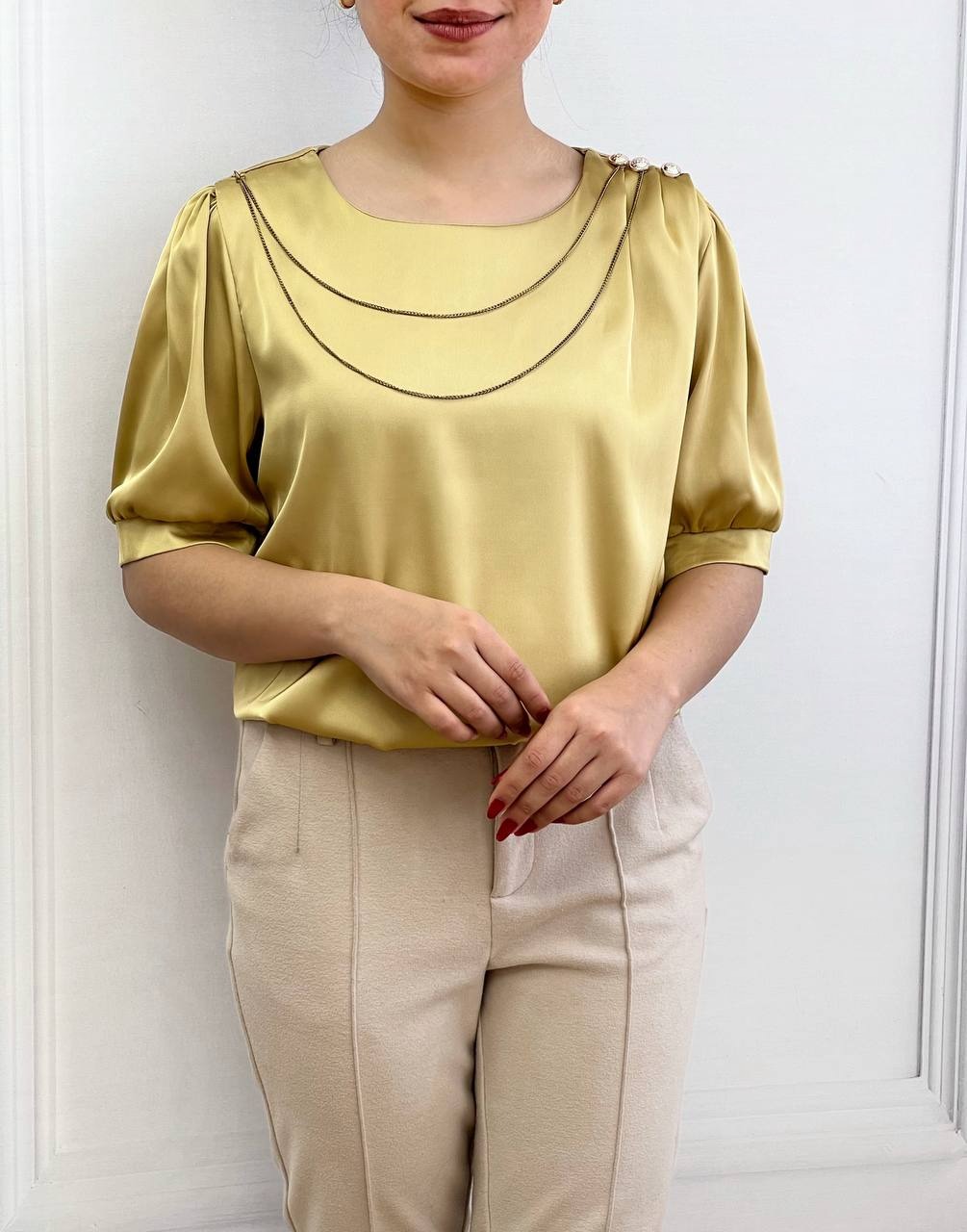 شومیز ساتن سرشانه دکمه 3519