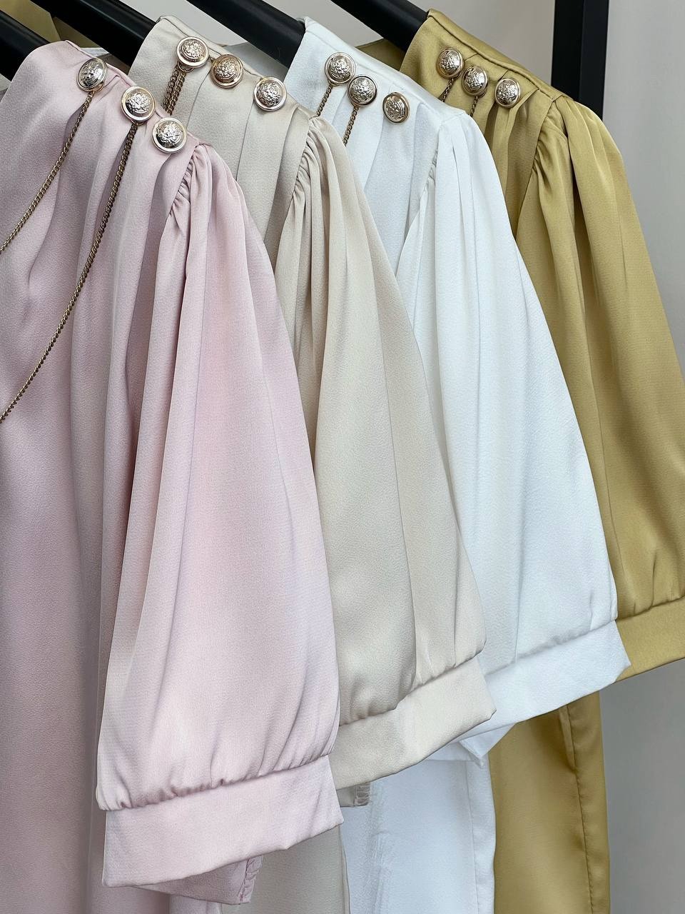 شومیز ساتن سرشانه دکمه 3519