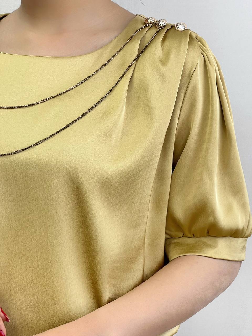 شومیز ساتن سرشانه دکمه 3519