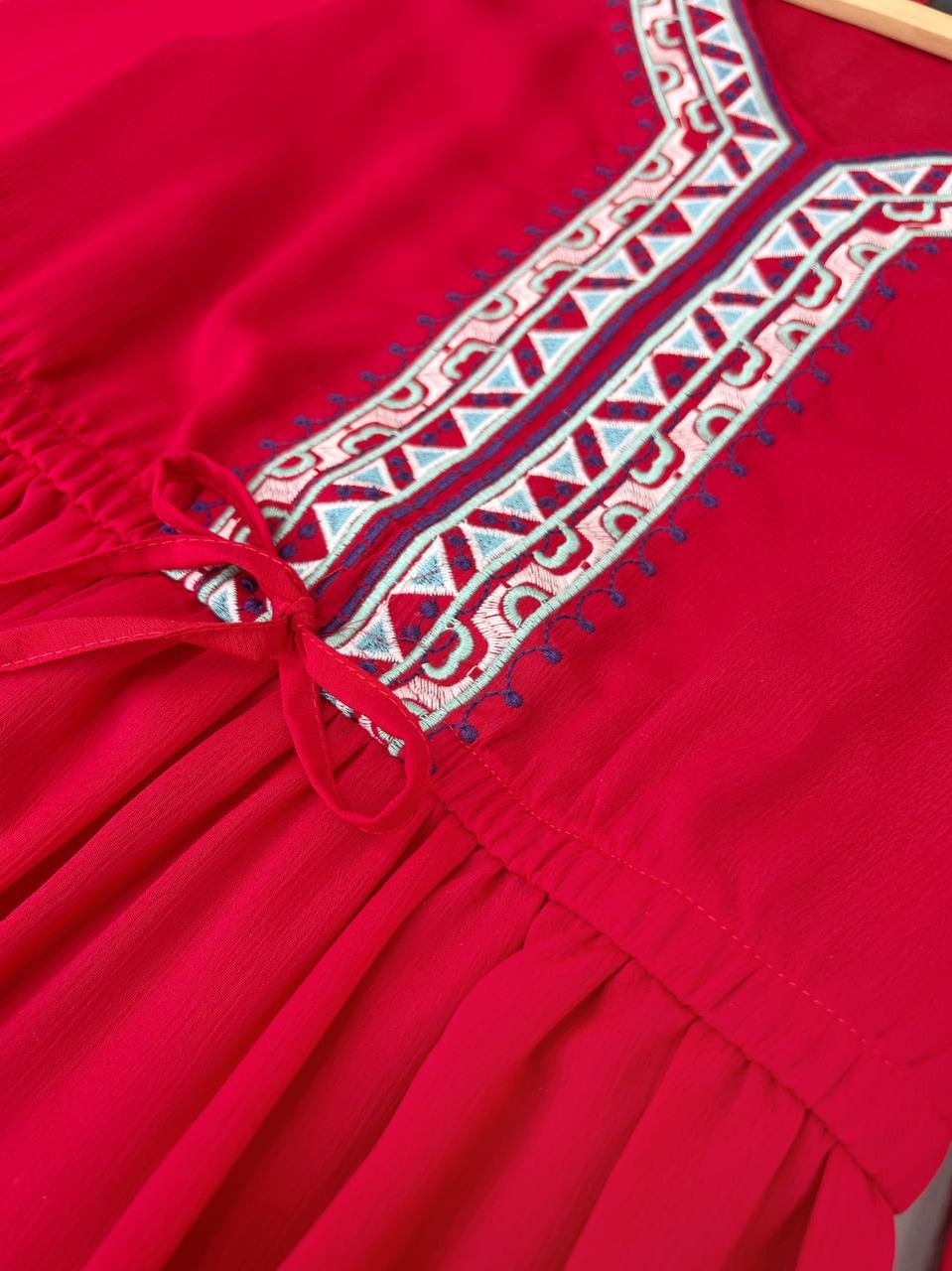 پیراهن بلند گلدوزی قرمز کد 3587