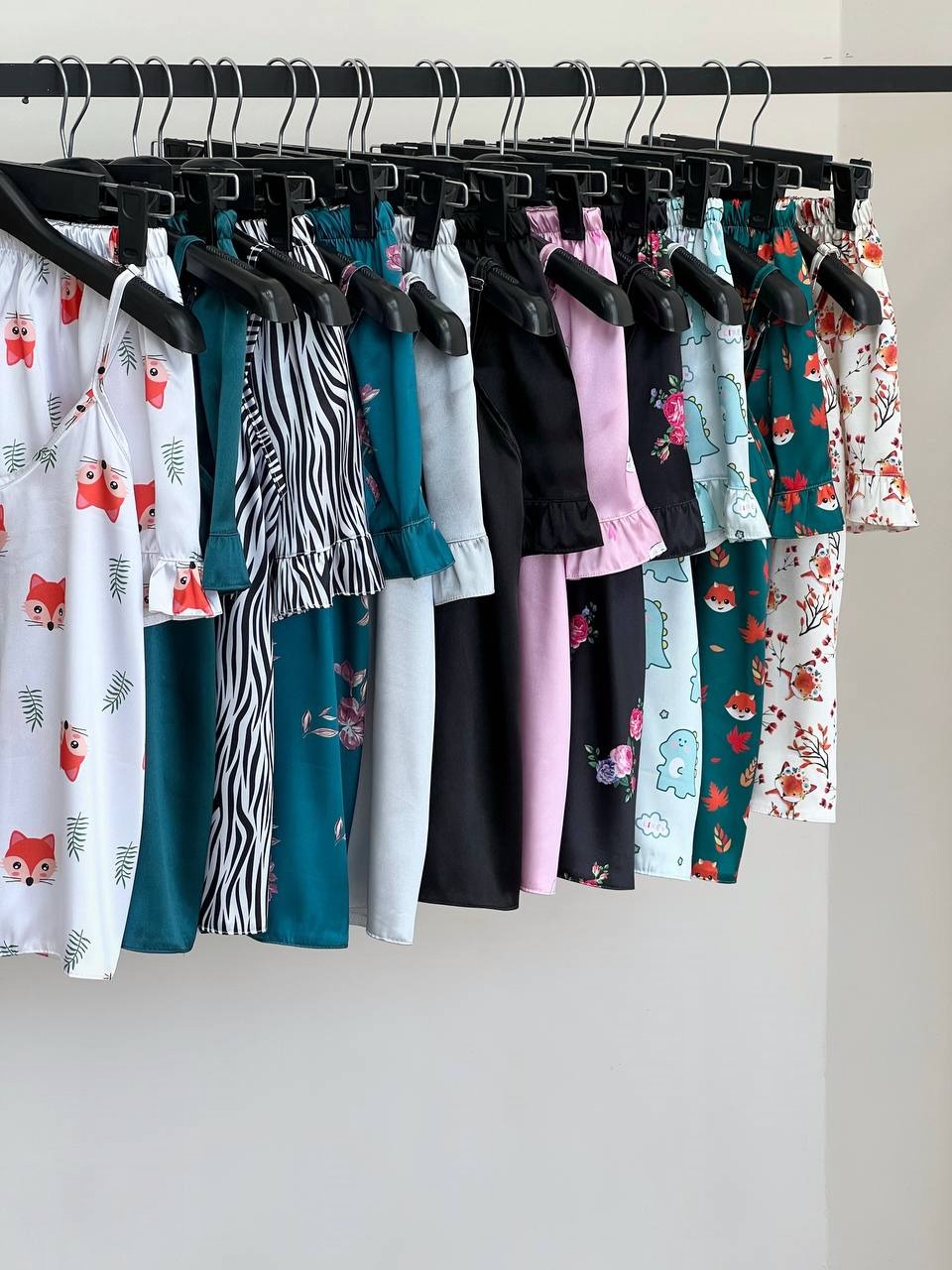 ست تاپ و شلوارک پایین چین کد 3606