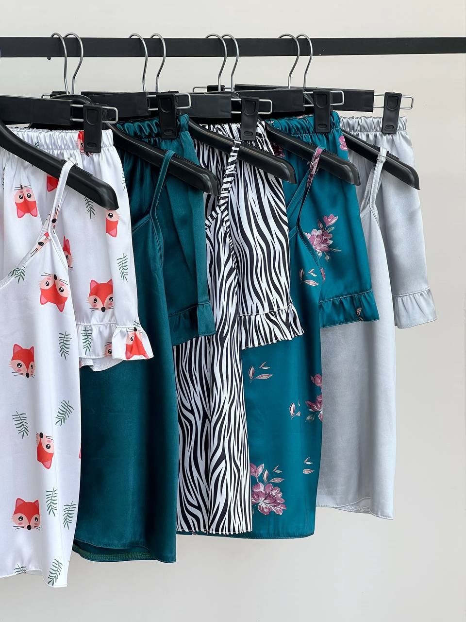 ست تاپ و شلوارک پایین چین کد 3606