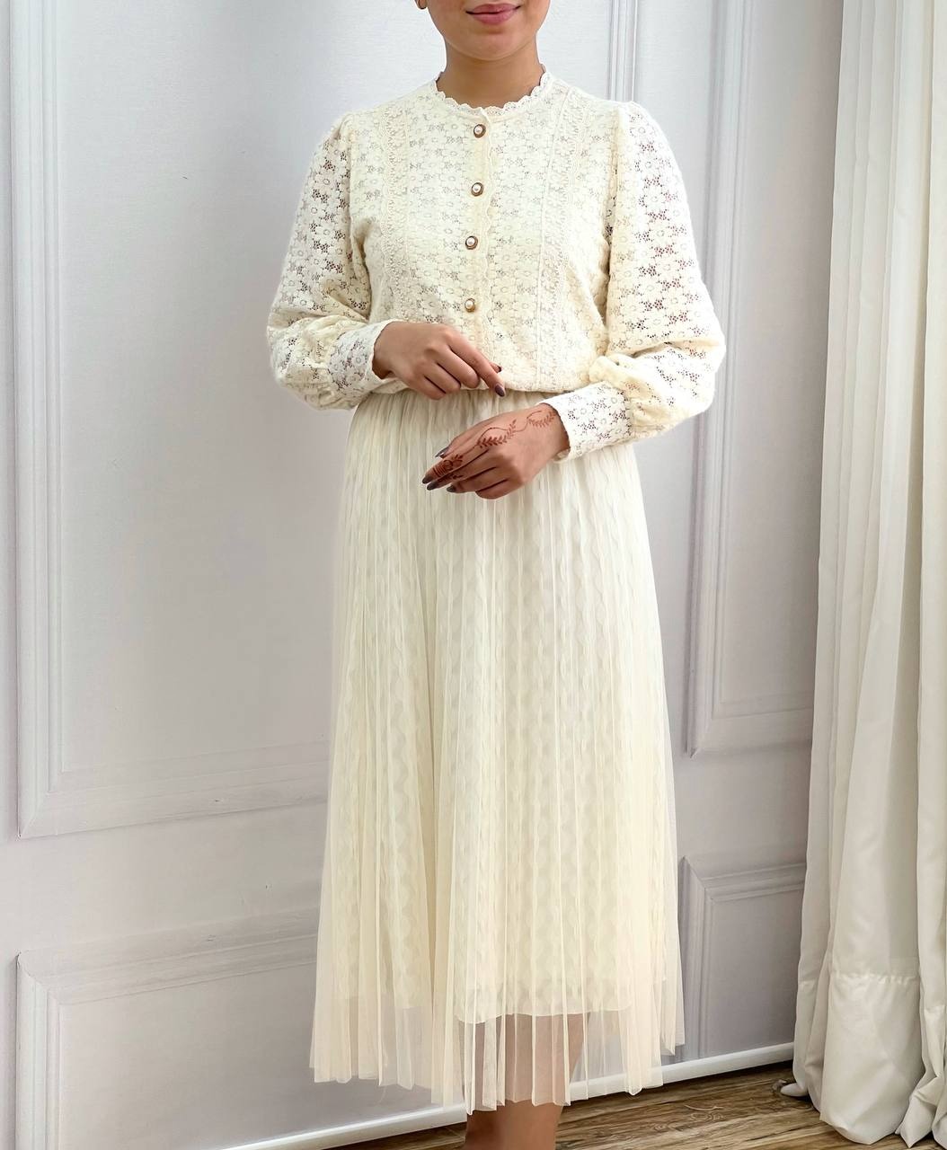 شومیز تمام دانتل آستردار کد 3628