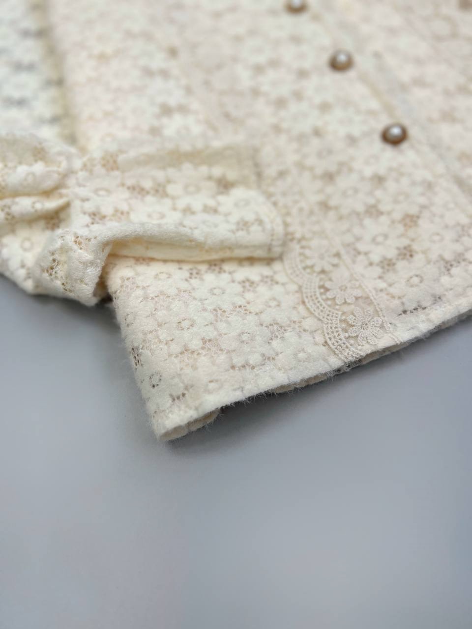 شومیز تمام دانتل آستردار کد 3628