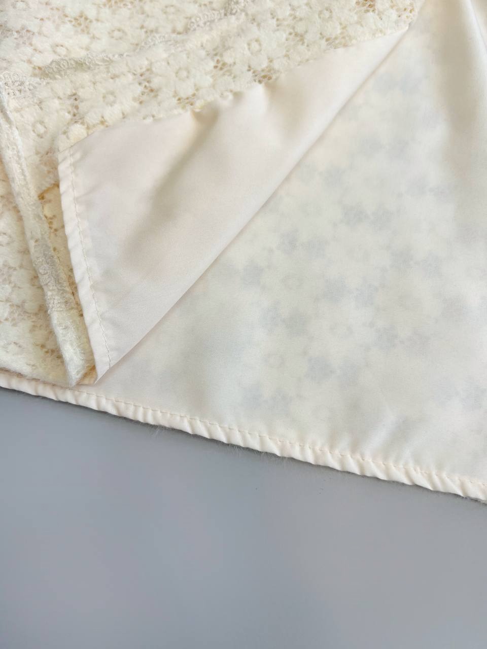 شومیز تمام دانتل آستردار کد 3628