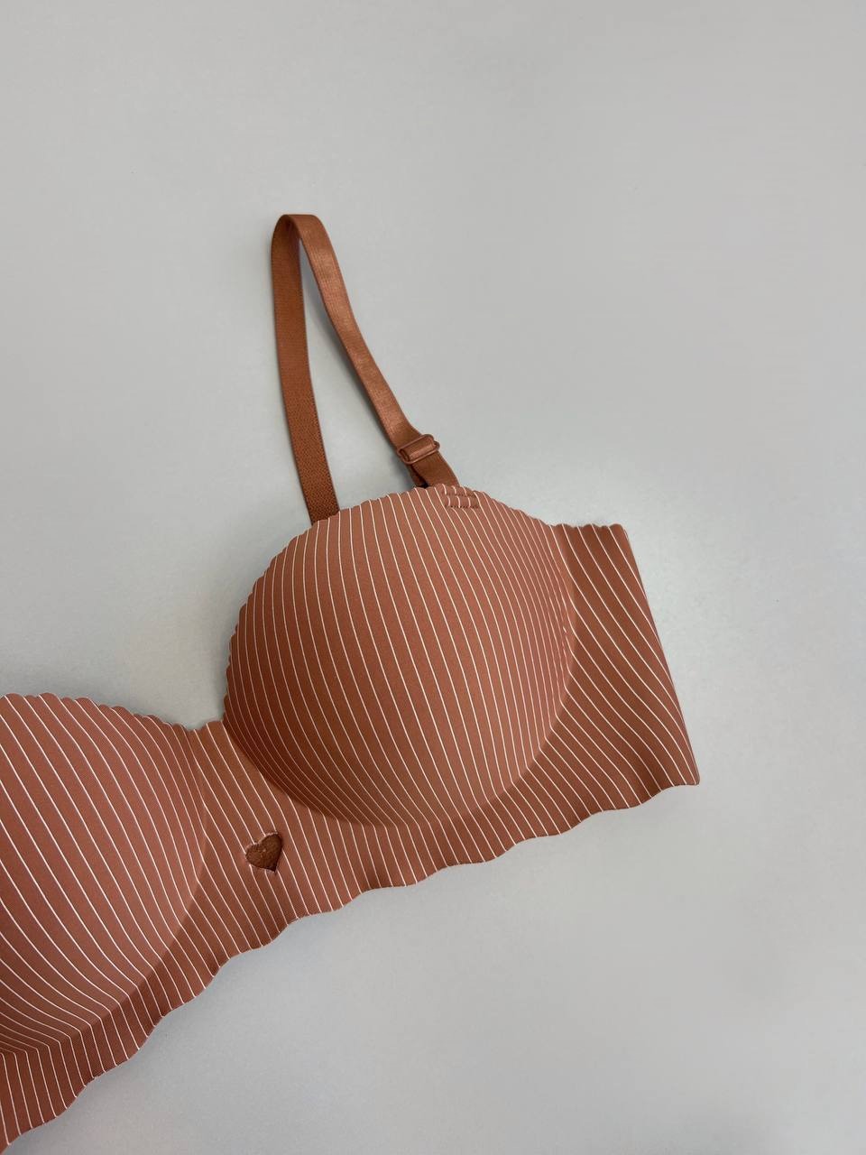 سوتین لیزری اسفنجی کد 3656