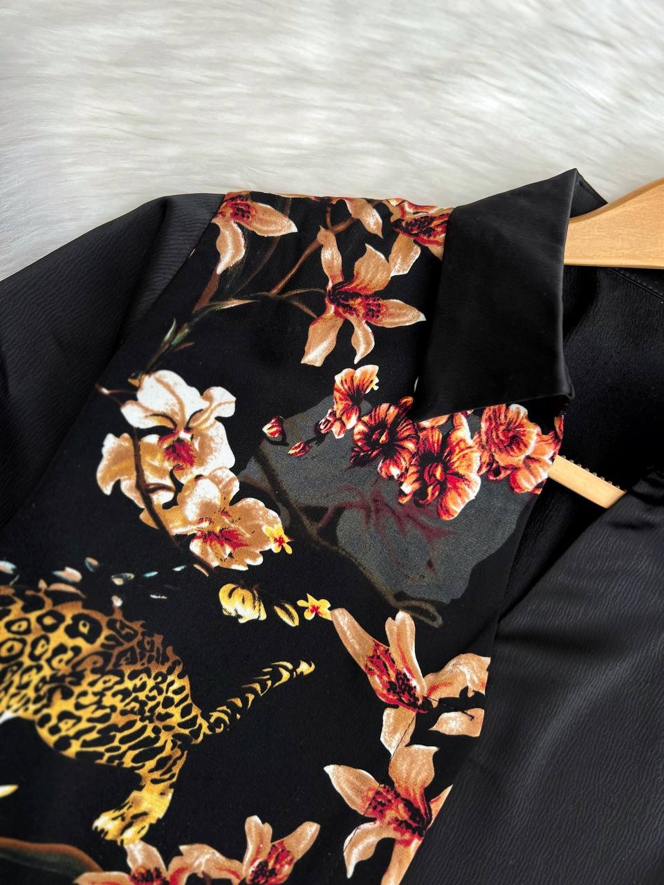 شومیز ساتن طرحدار کد 3664