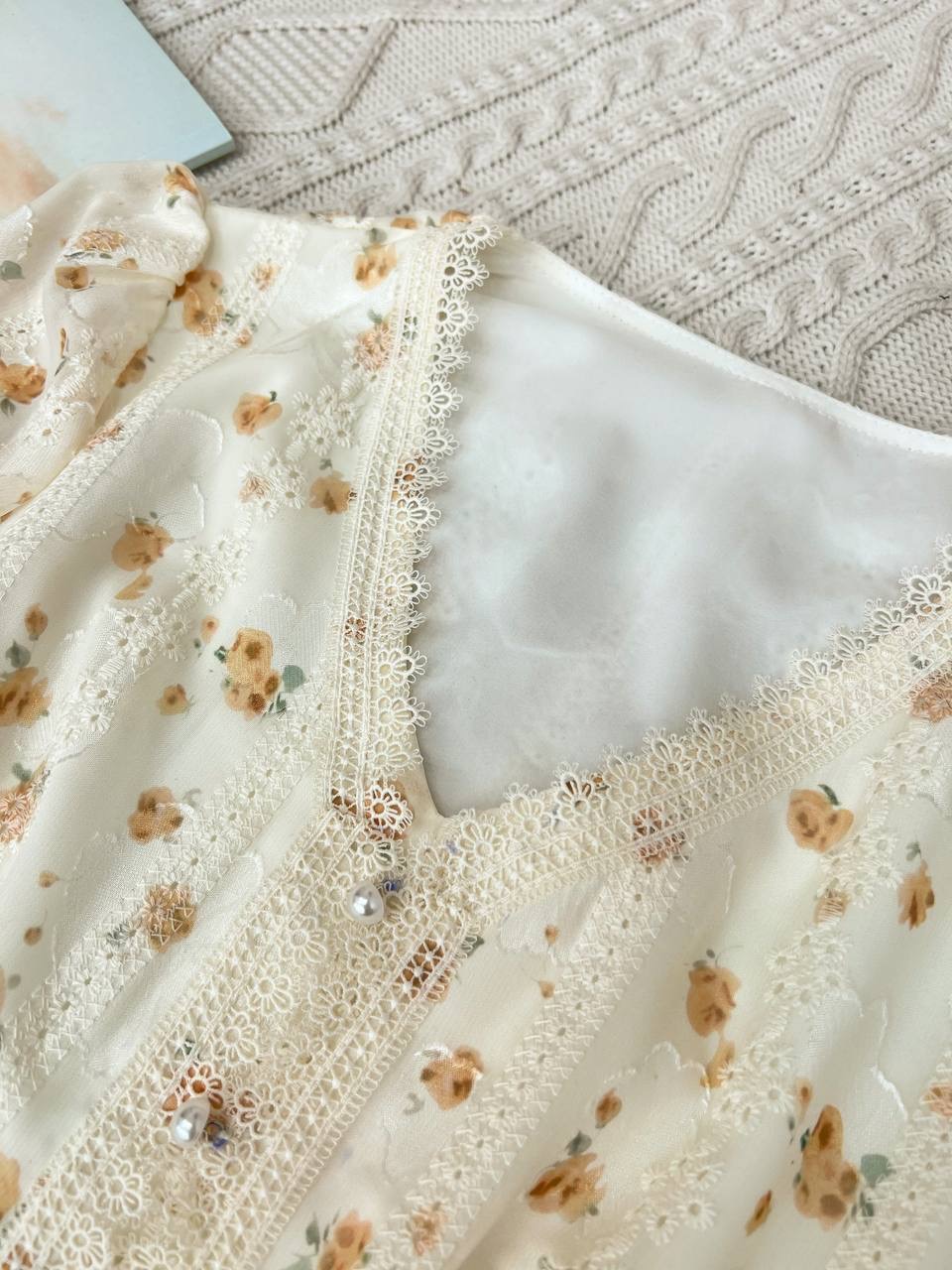 پیراهن گل برجسته تکرنگ کد 3694