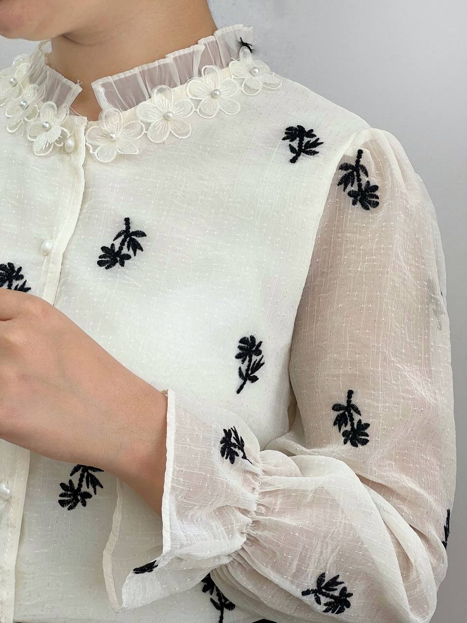 شومیز حریر شاین گلدوزی شده کد 3717