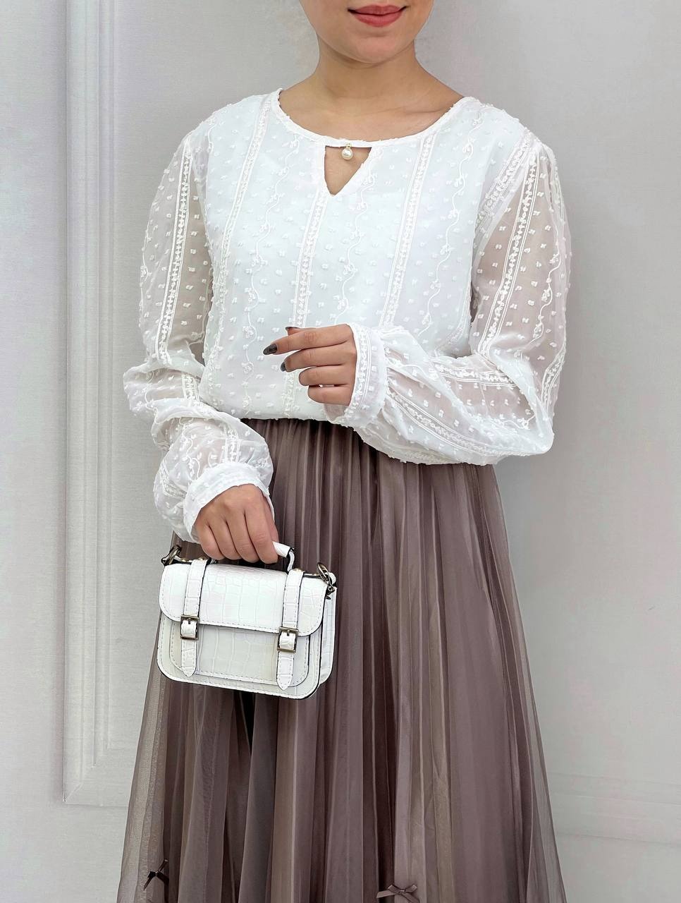 شومیز حریر گلدوزی شده کد 3731