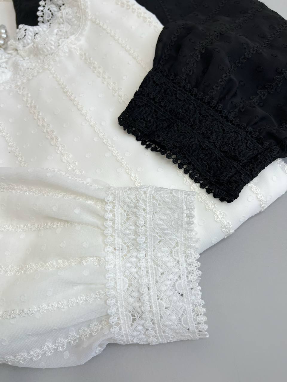 شومیز حریر گلدوزی شده با نوارای دانتل کد 3737