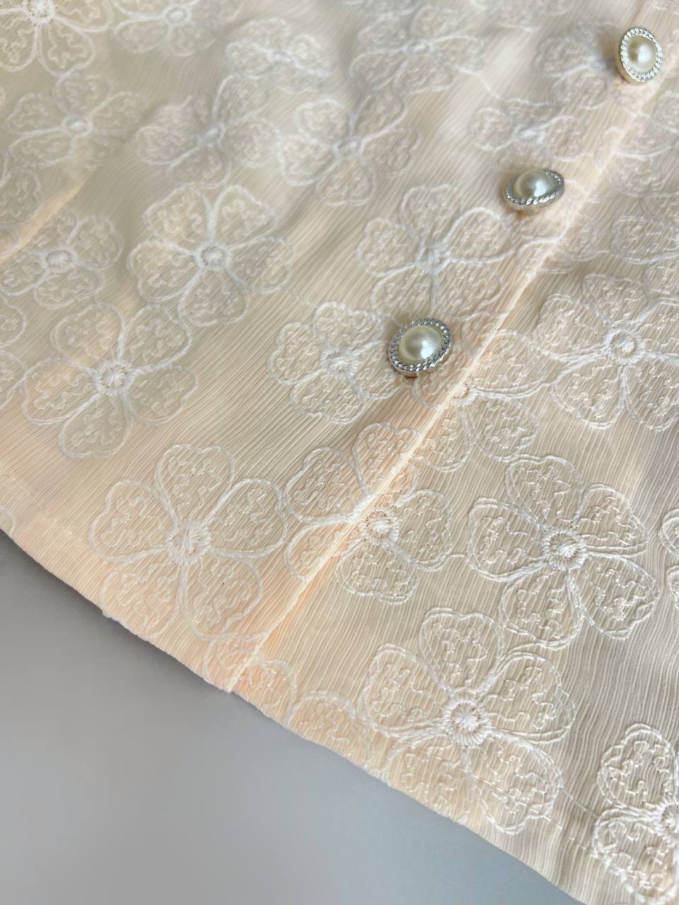 شومیز کراپ تمام گلدوزی کرم کد 3745