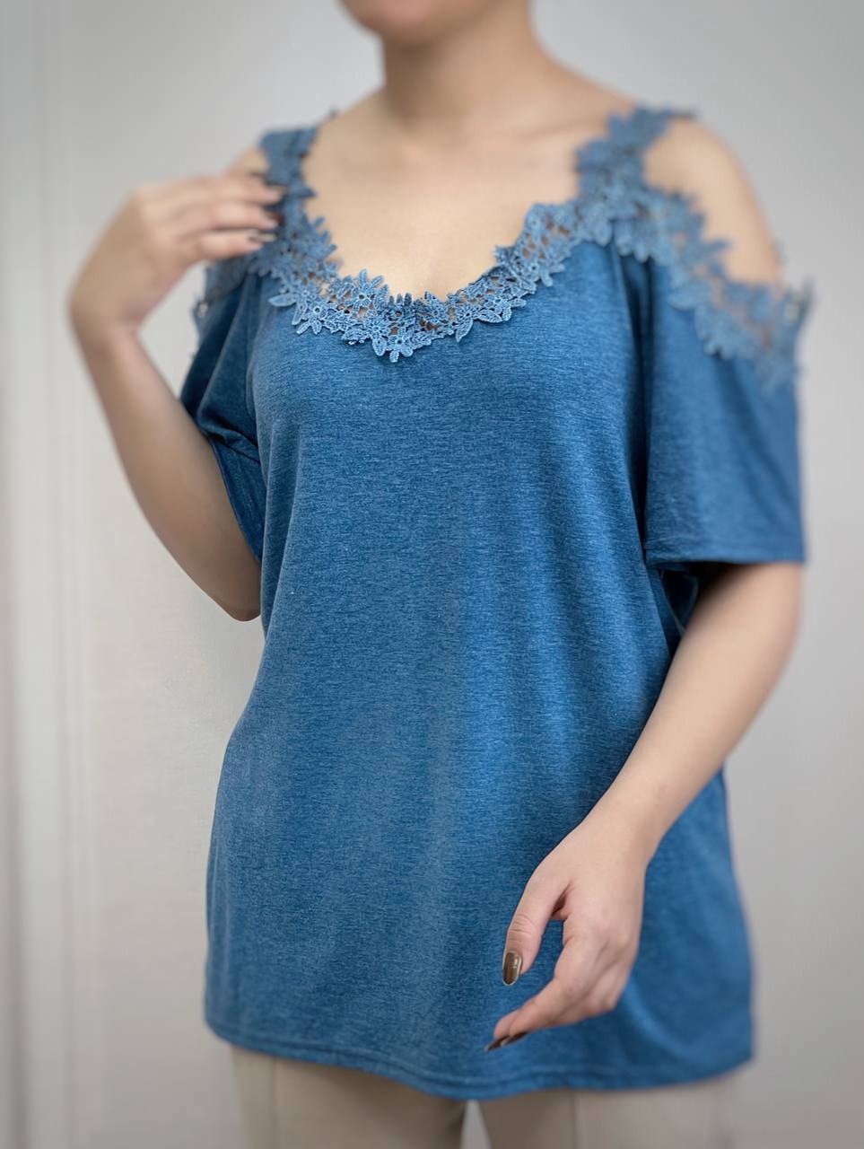 تاپ سرشانه باز یقه دانتل کد 3800