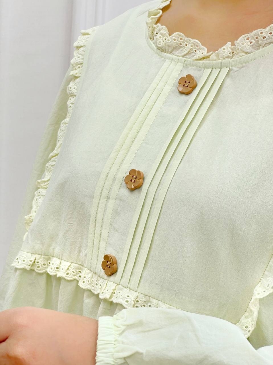 شومیز عروسکی نما دکمه کد 3823