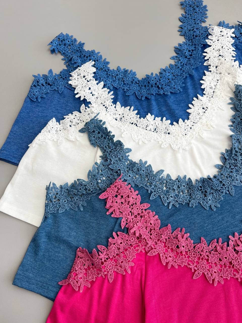 تاپ سرشانه باز یقه دانتل کد 3865