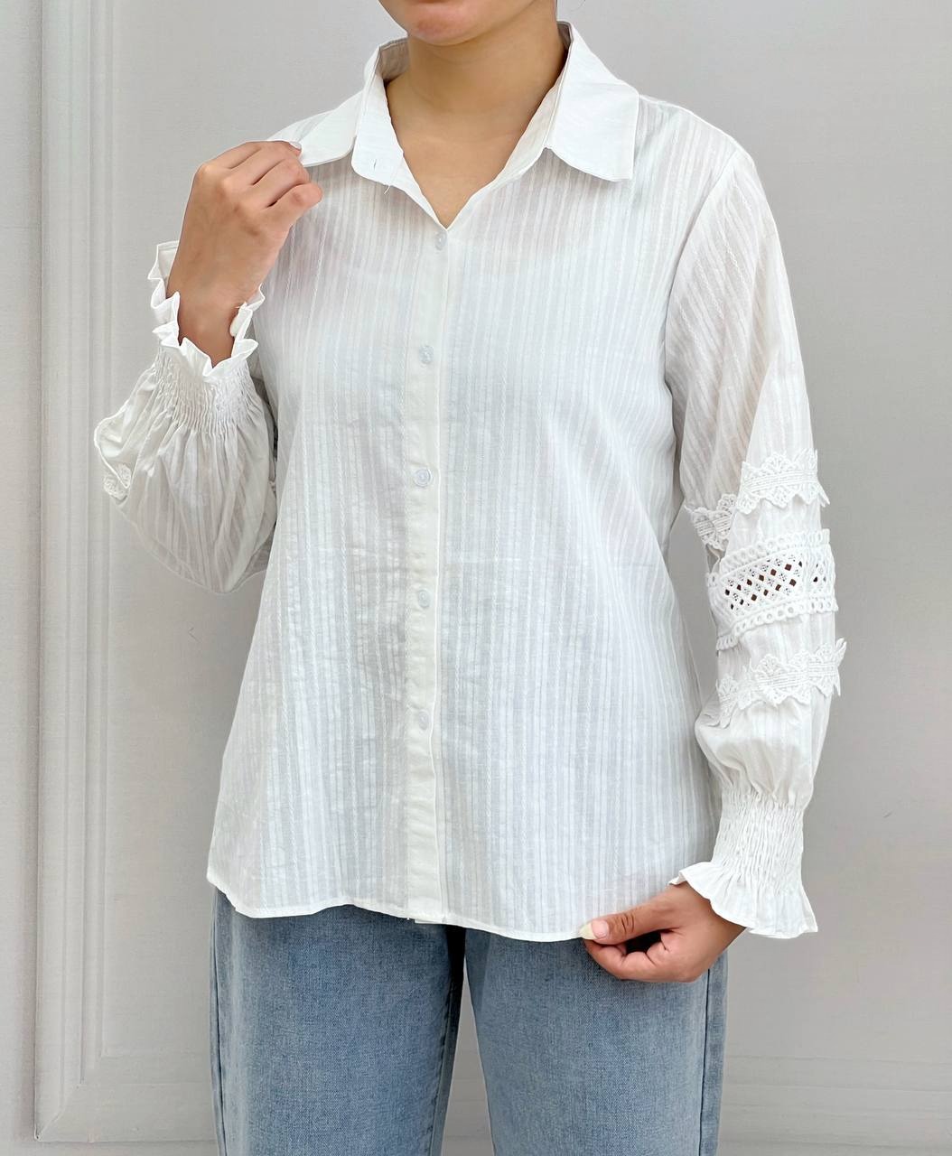 شومیز نخ گل برجسته آستین گیپور کد 3886