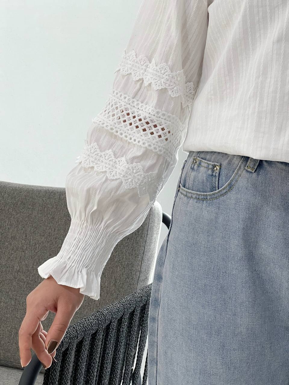 شومیز نخ گل برجسته آستین گیپور کد 3886